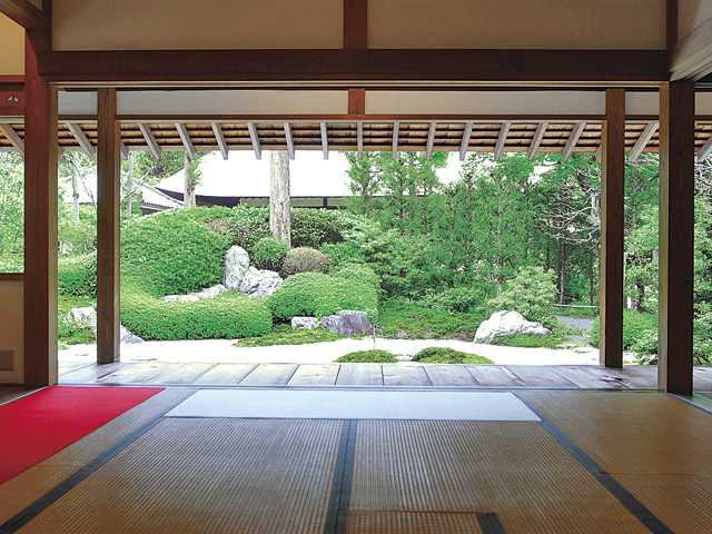 雰囲気抜群!古都・鎌倉で食べ歩き&おみやげハントツアー