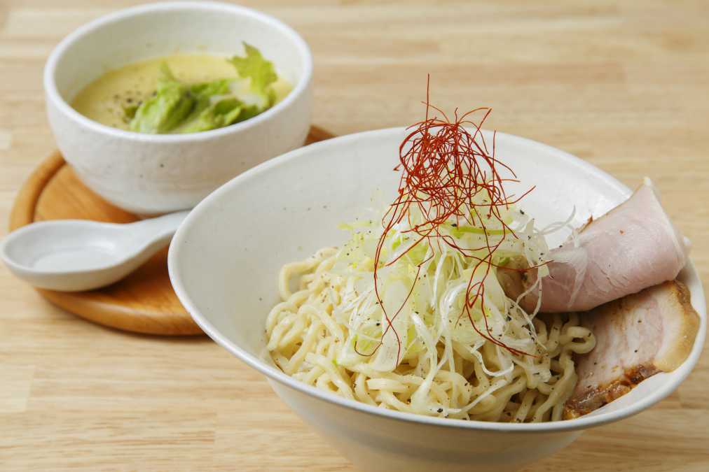 しろ つけ麺 900円