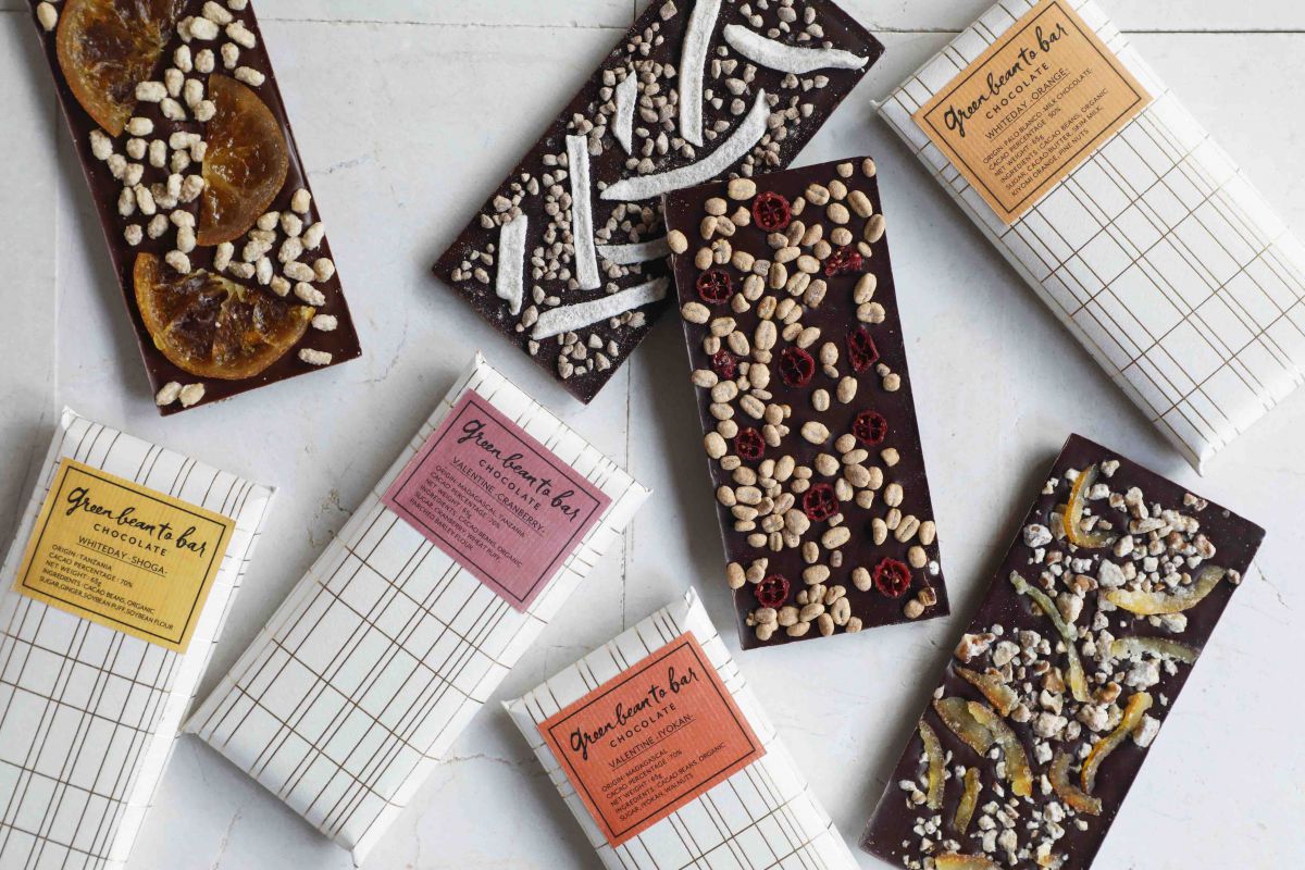 「VALENTINE COLLECTION」のタブレット「CRANBERRY」（中央右）と「IYOKAN」（右下）各1944円（2019年1月19日から発売）