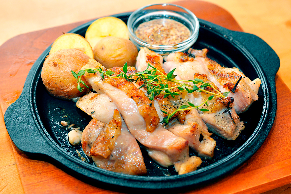 【飲み放題2時間付き3,800円】若鶏のコンフィ食べ放題＆料理9品