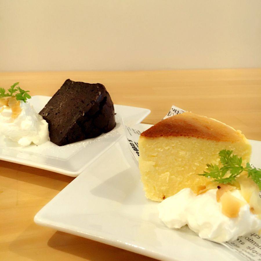 ケーキ単品各430円