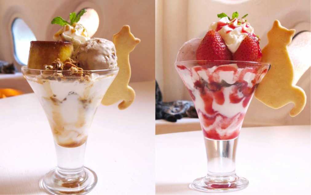 （写真左から）自家製かぼちゃのプリン・アラモード　620円、ごろごろ苺のパフェ　650円