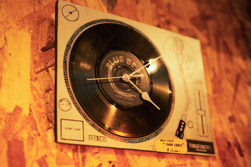 壁掛け時計12000円