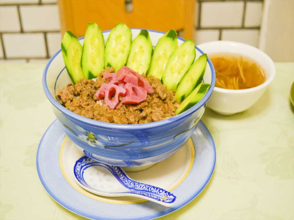 台湾魯肉飯 810円