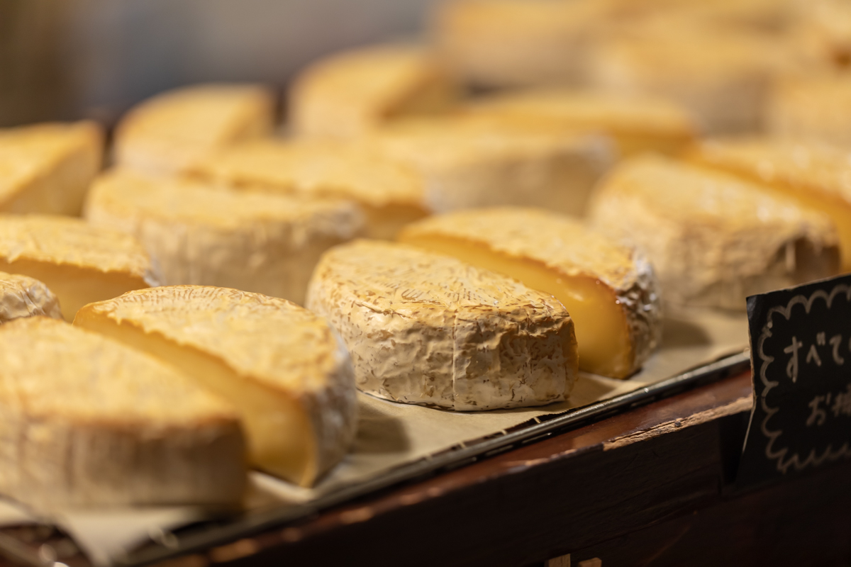 燻製カマンベールチーズ　380円（税別）