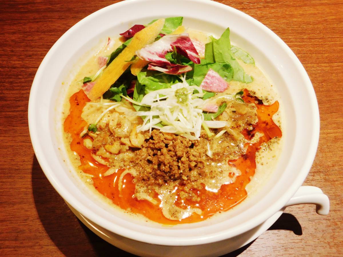 夜に食べても罪悪感ゼロ！「シンフウ」の有機野菜たっぷりヘルシー担々麺