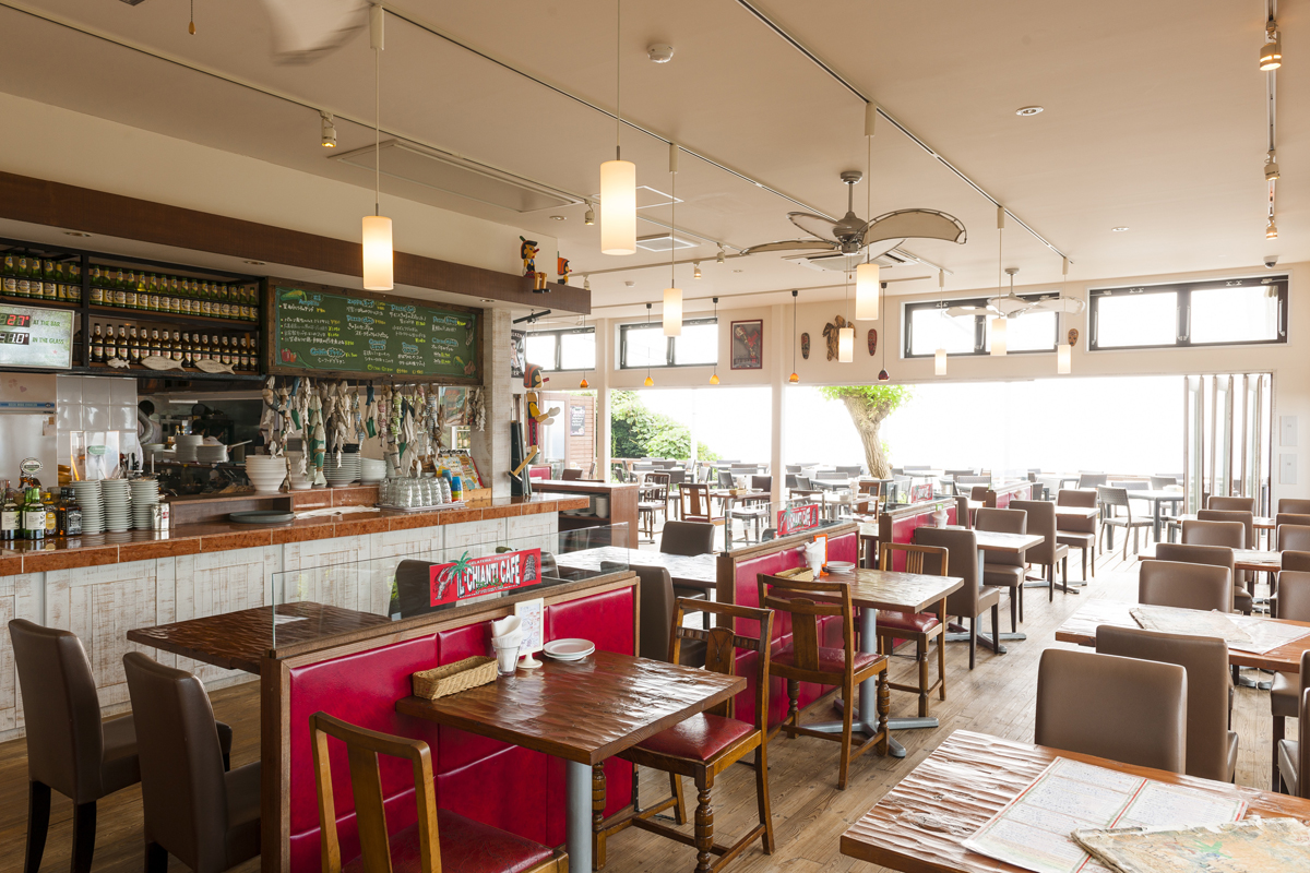 想像よりもずっと広々とした店内/イルキャンティ・カフェ江の島