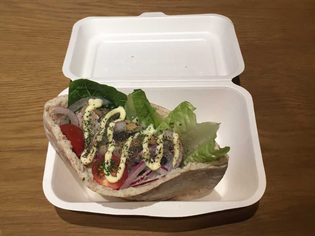 （CAVA？プレミアムピタサンドfeat.感動オリーブオイル800円）