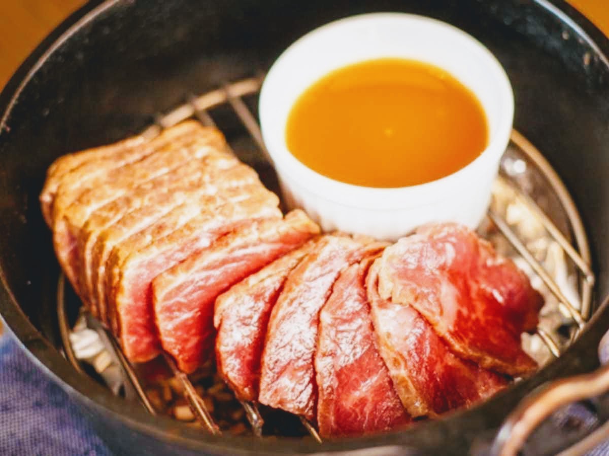 黒毛和牛モモ肉の瞬間燻製　150g　2376円