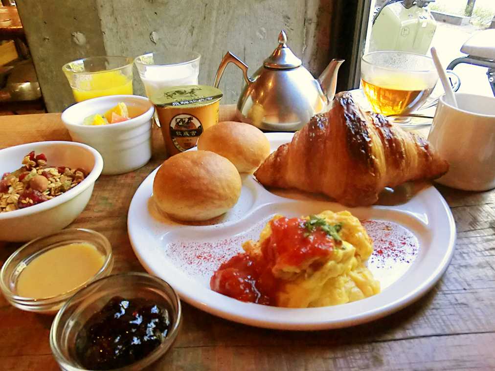 有名パン屋「FACTORY」のコスパ最高モーニング！750円で口福体験