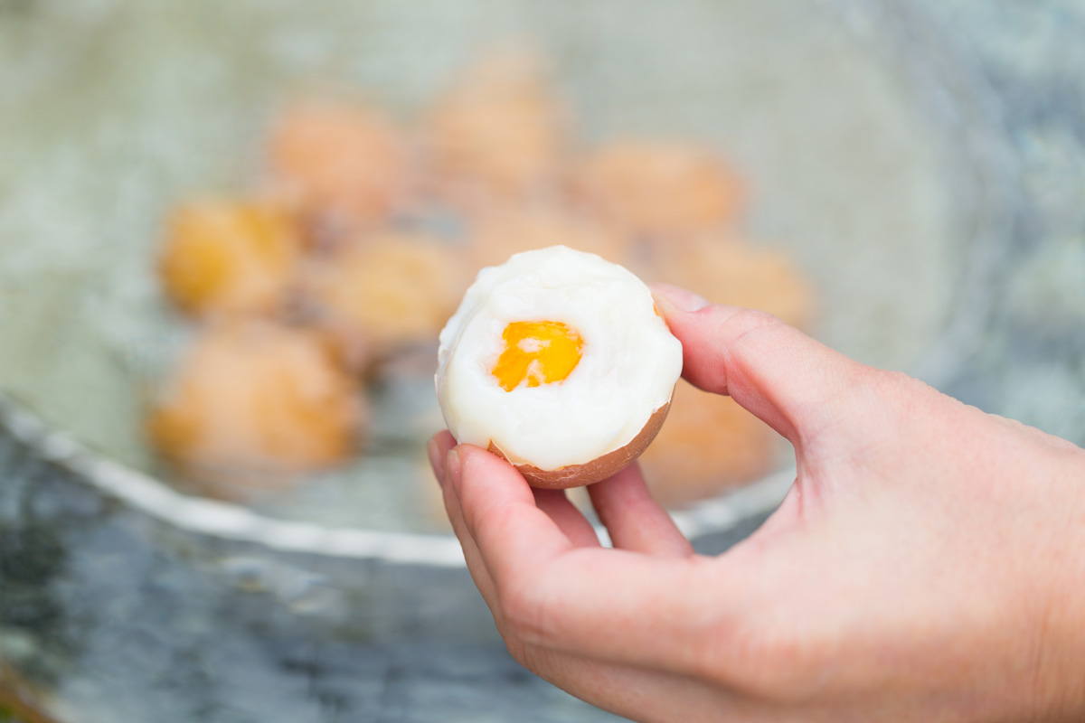 つるや商店の営業時間は8～21時。無休