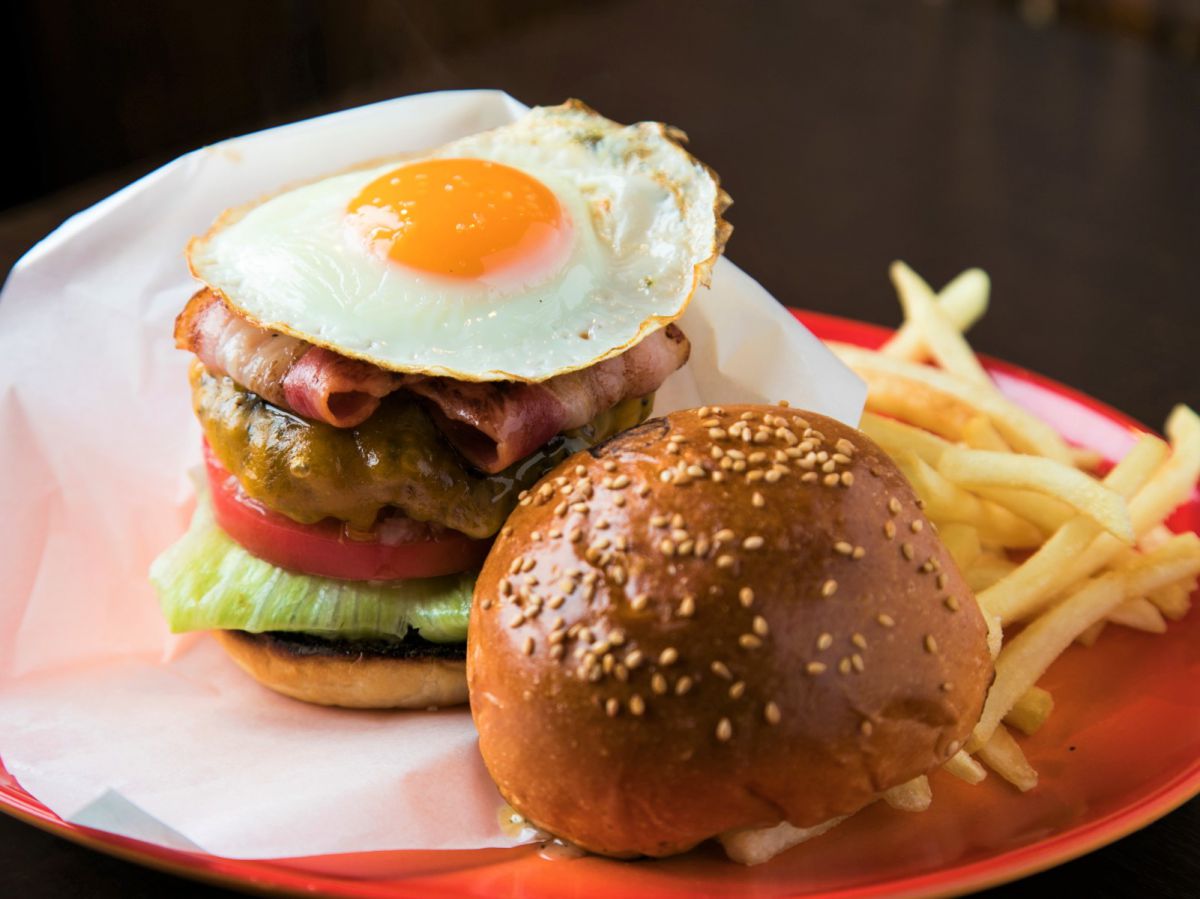 ベーコンエッグチーズバーガー 1650円