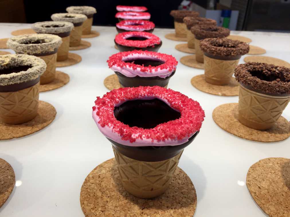 新感覚スイーツで話題を独占！カスタム自在、かわいすぎるコーンショット