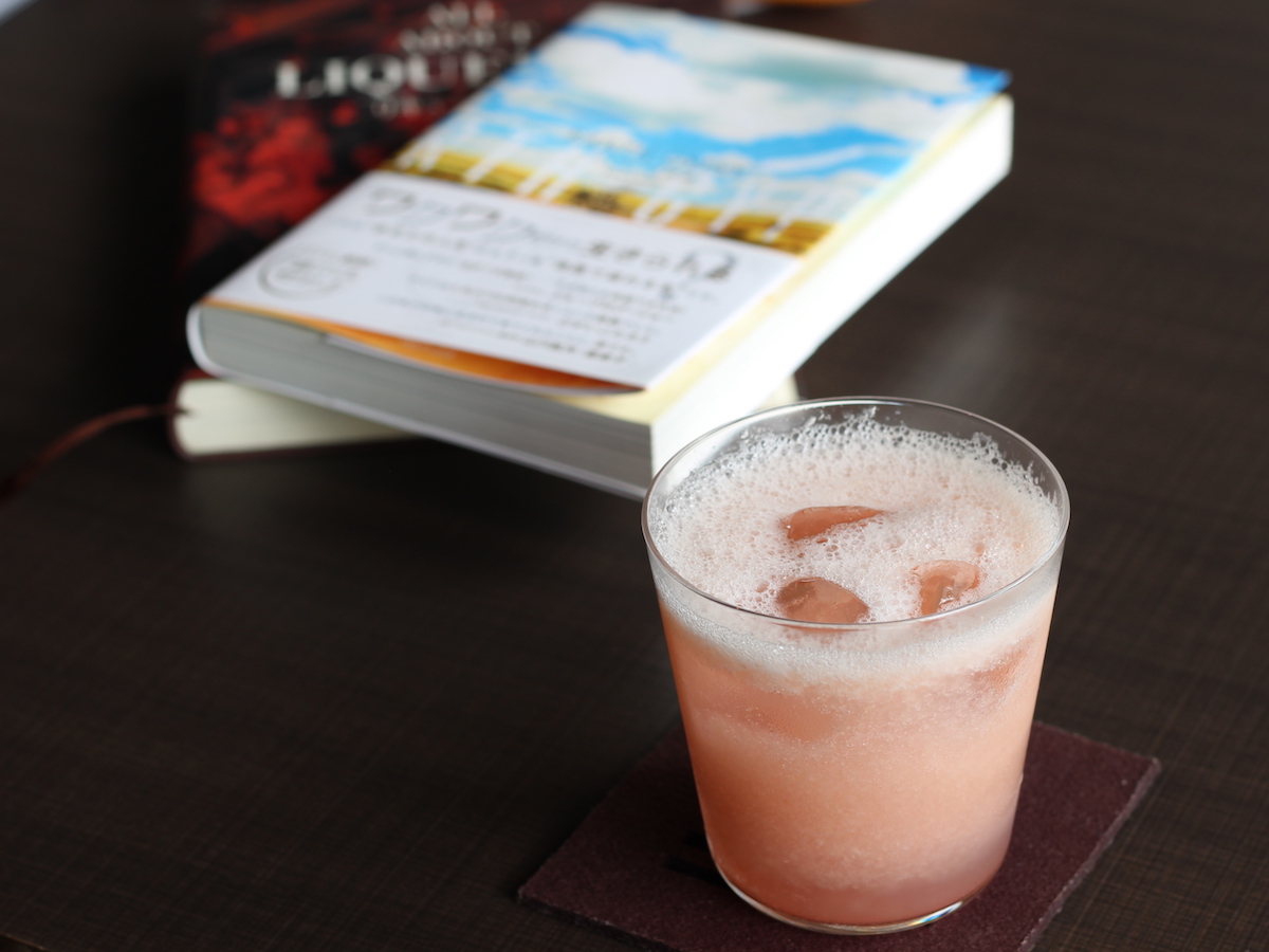 デザインとアートにふける。神戸「書庫バー」でのひととき