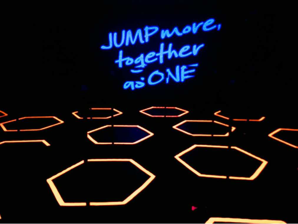 ここはクラブ!?トランポリンフィットネスでストレスもカロリーも吹っ飛ばそう