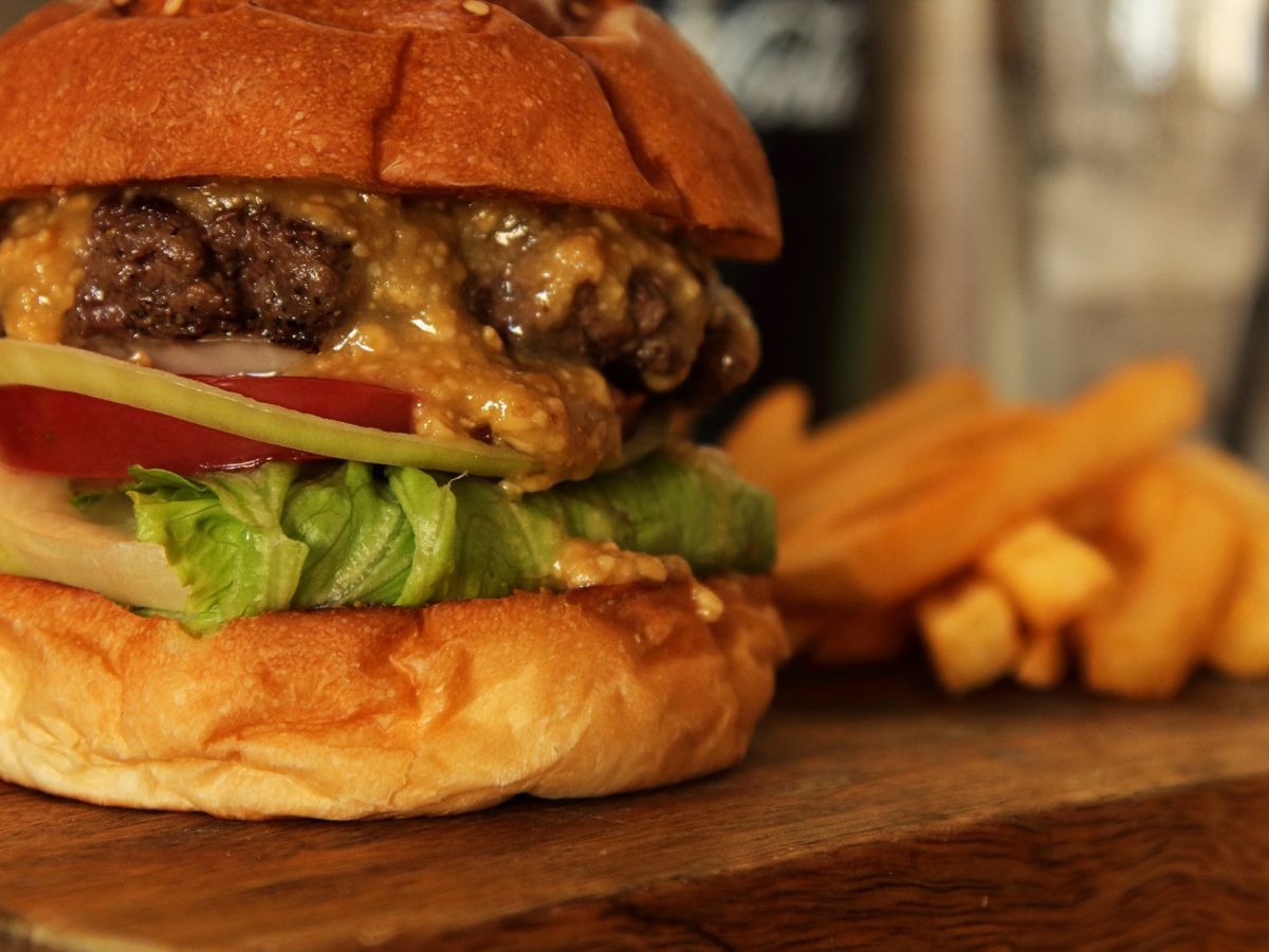 まるでステーキのような肉々しさ!?日替わりで楽しめる「McLean」のハンバーガー