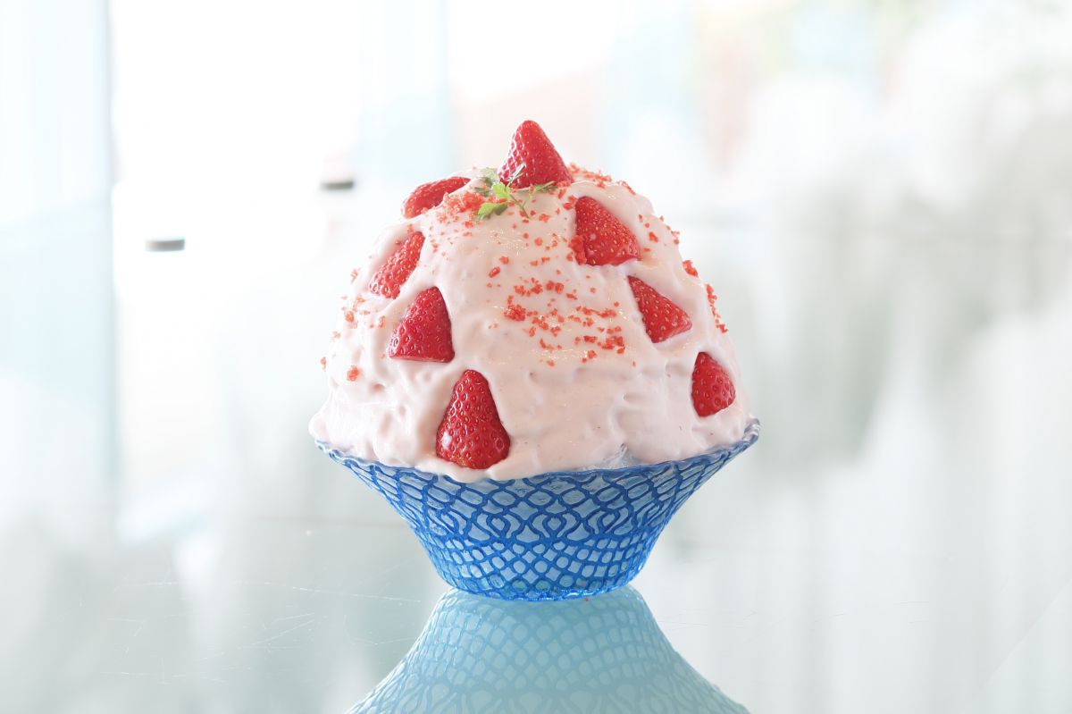 苺ミルク氷1600円（税サ込）