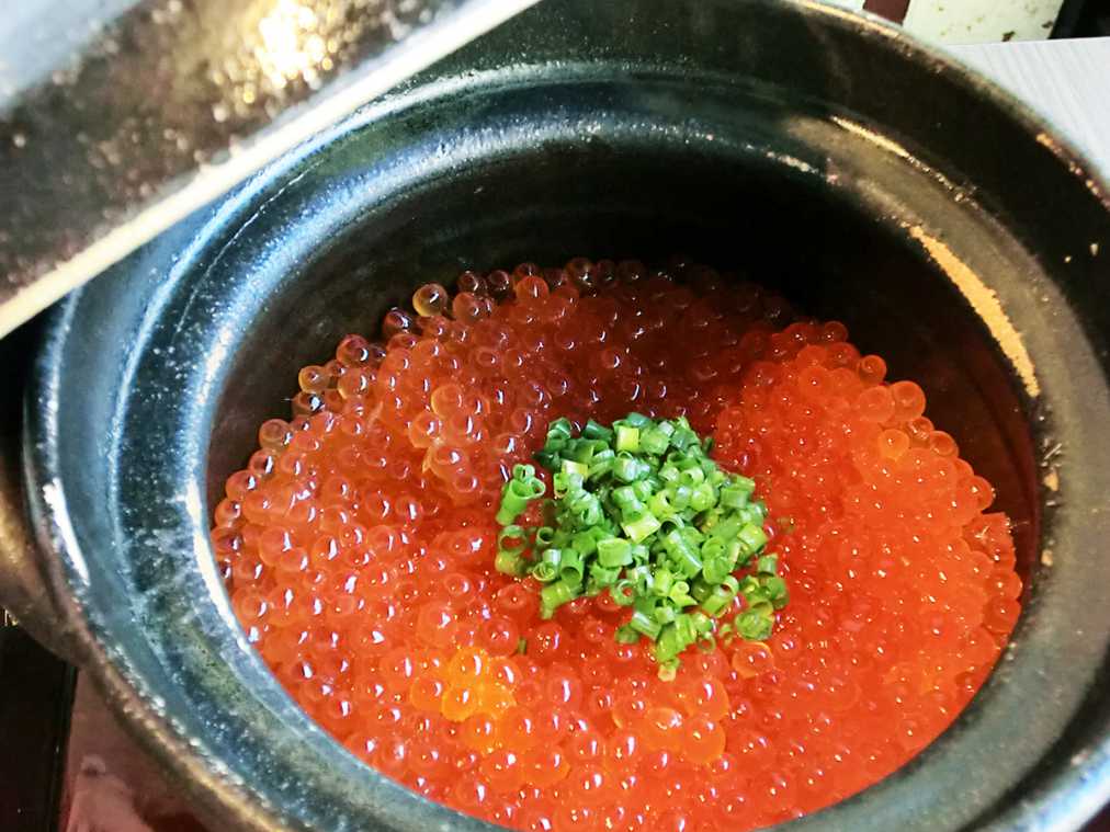 いくらの海に溺れたい！銀座で味わう旬の釜炊きごはんに感激が止まらない！