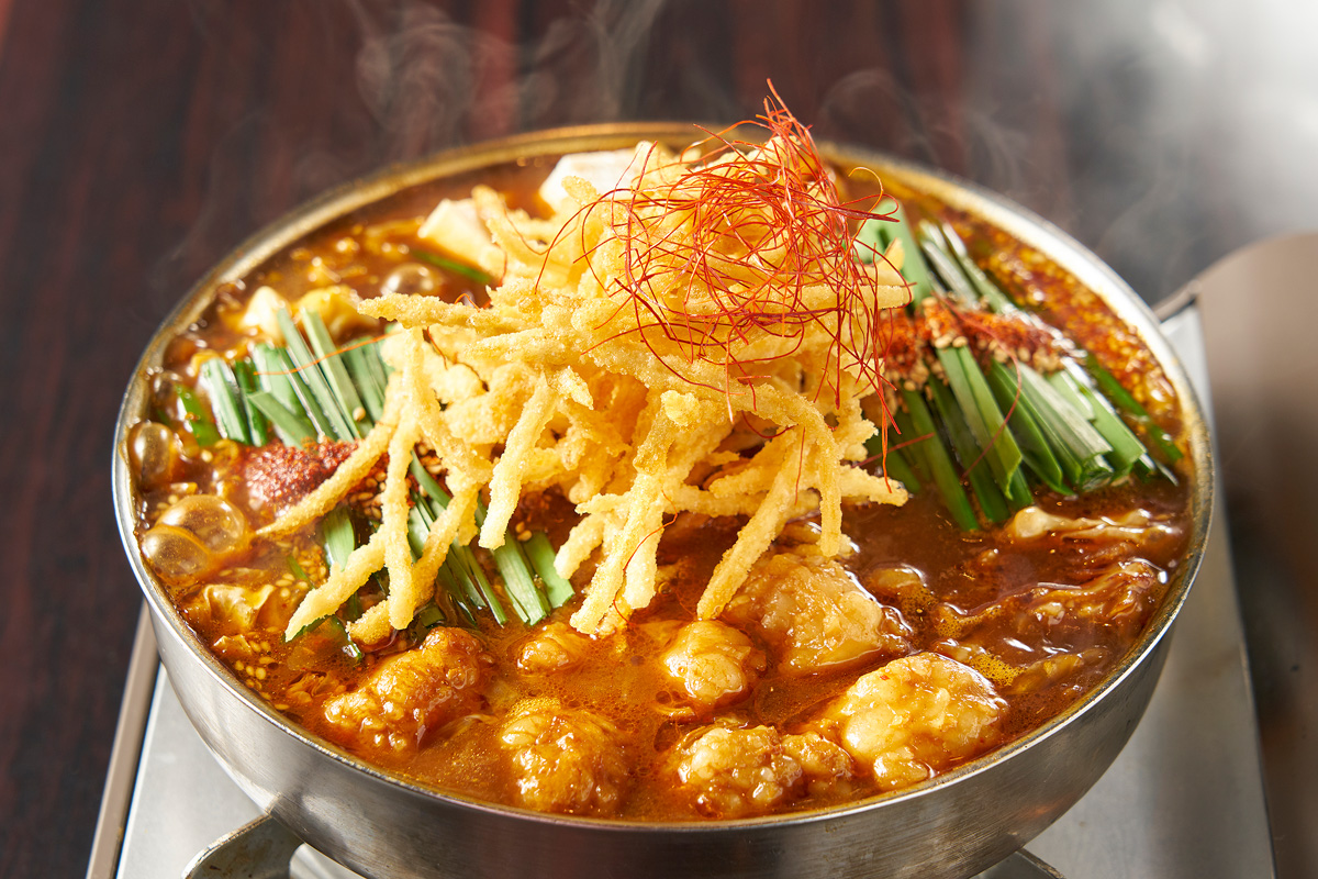 もつ鍋「赤鍋」。1人前1340円