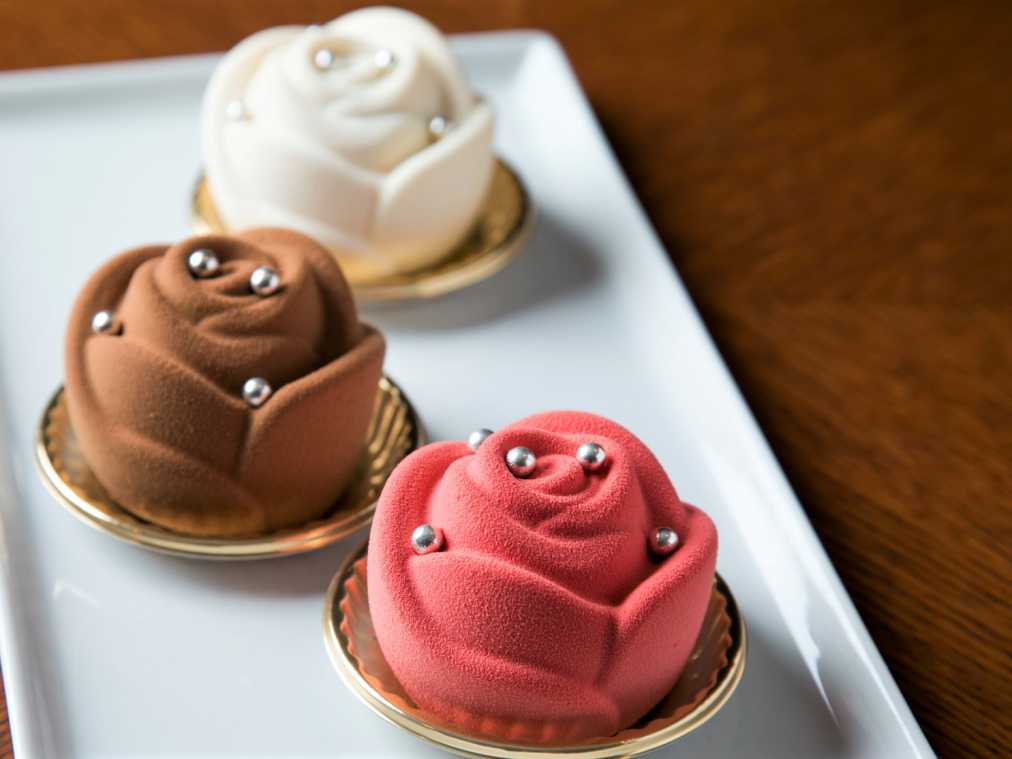 ザ・ローズ473円（単品）など、ケーキセット1100円～