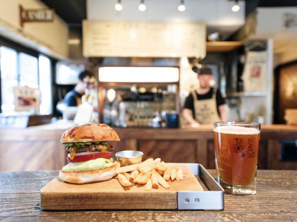 イースト東京注目エリア、蔵前のかっこよすぎるバーガースタンド「McLean old burger stand」