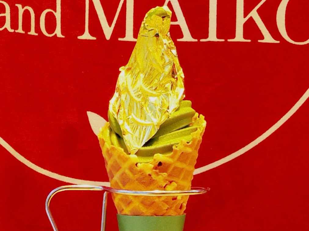 必ず写真を撮りたくなる！“金箔”輝く抹茶ソフトクリーム「将軍」
