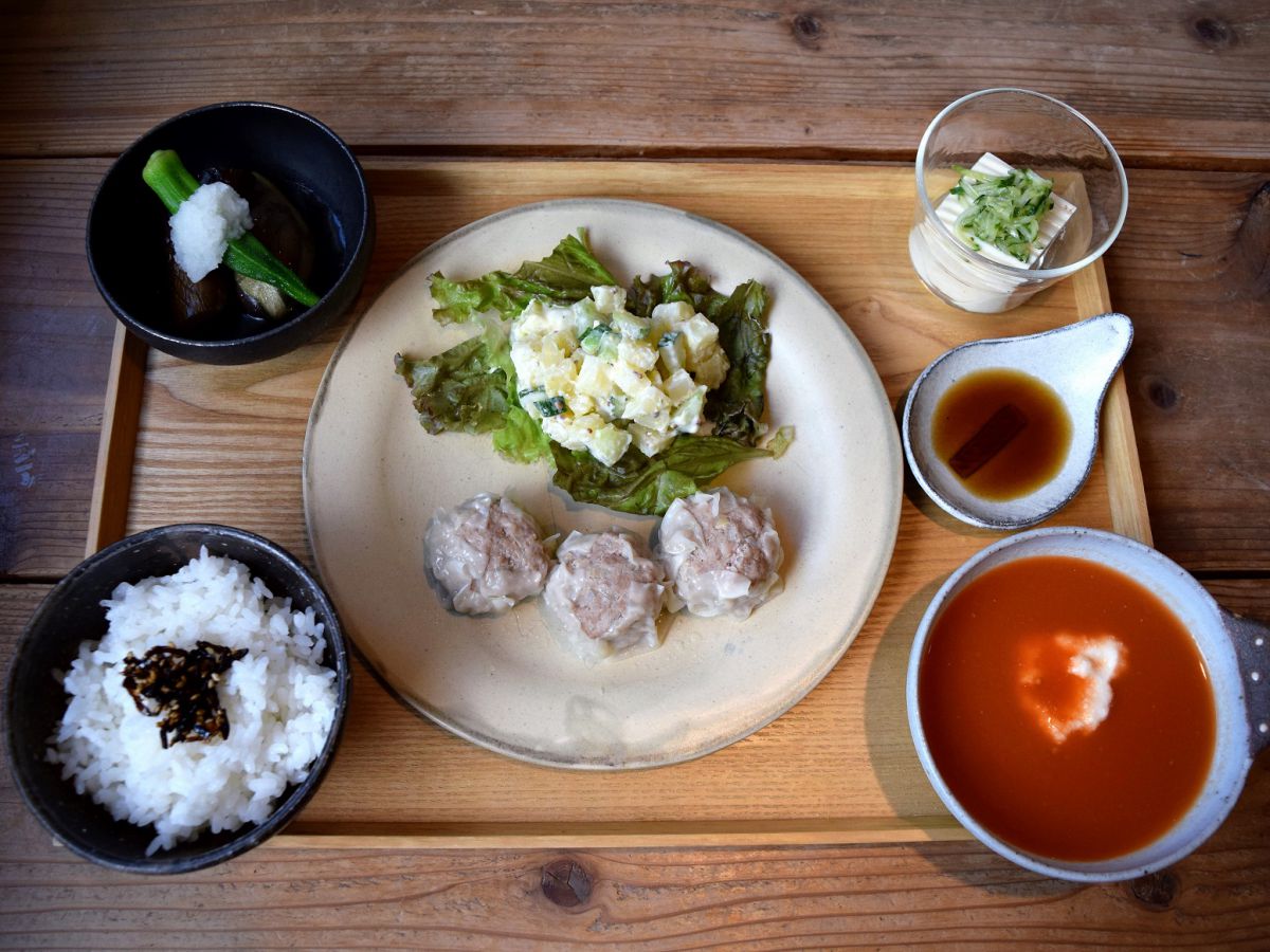 月替わりの「うわのそらランチ」(主膳)