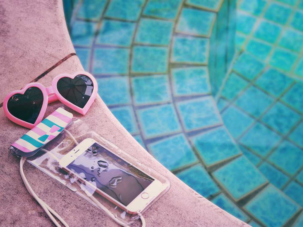 プールも海も怖くない！濡れても絶対崩れない＆落ちないおすすめコスメ