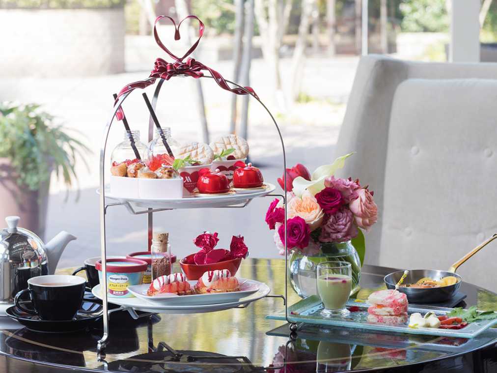 ハートいっぱいの優雅なティータイムをどうぞ「Happy Heart Afternoon Tea 2018 with Häagen-Dazs」