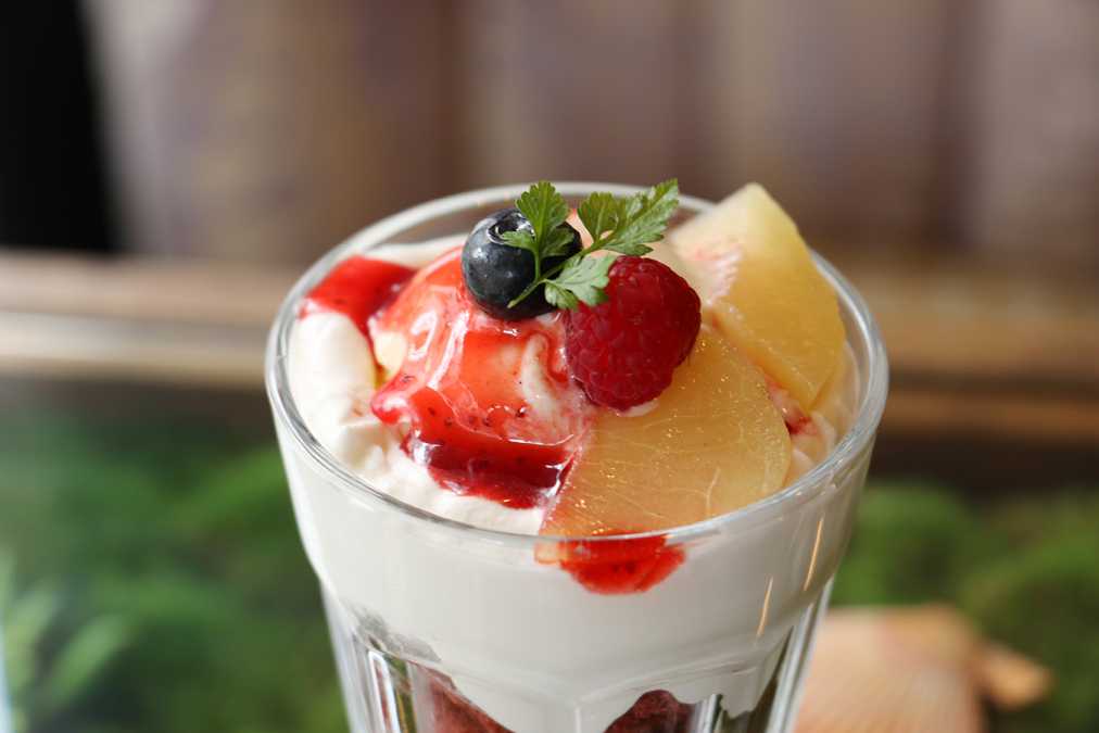 季節パフェ　756円