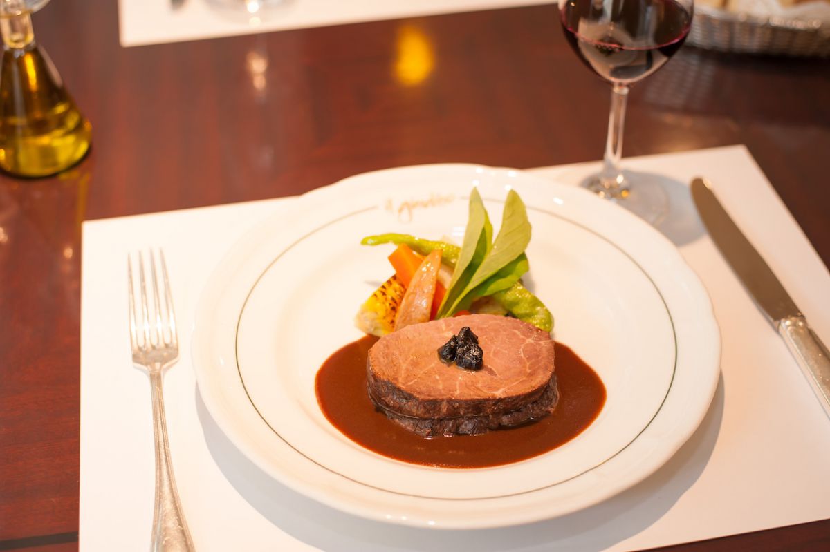 肉料理：豊和牛のブラサート