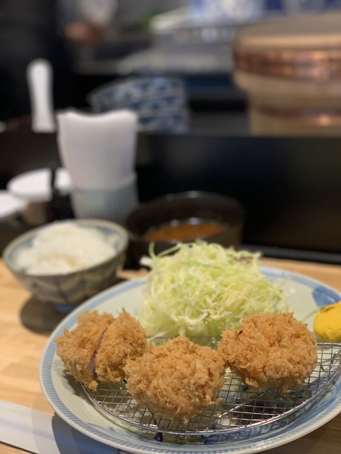 盛り合せカツ定食　1900円