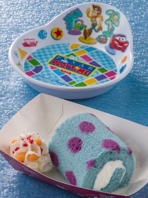 クリームロールケーキ、スーベニアプレート付き780円