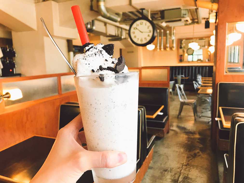 濃厚な甘さに浸りたい！「ON THE CORNER」の「オレオシェイク」