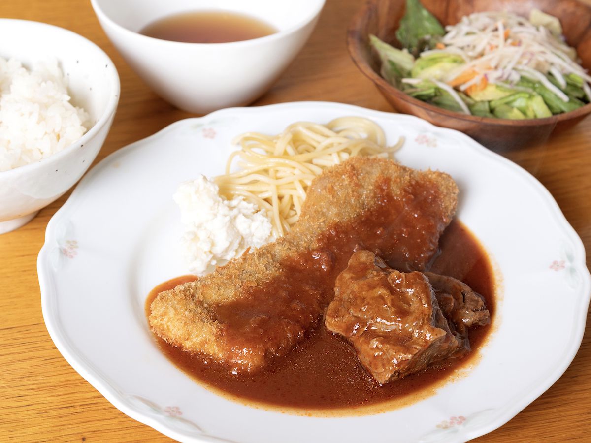 神戸っ子気分で訪れたい！南京町の愛され洋食レストラン