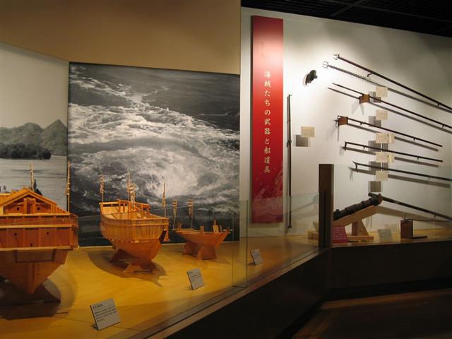 当時の船の模型やジオラマを展示