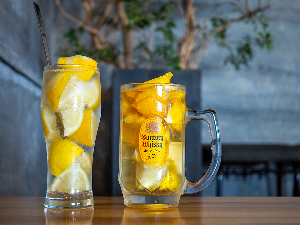 「ICEレモンサワー」（左・480円）、「ICEレモンハイボール」（右・650円）