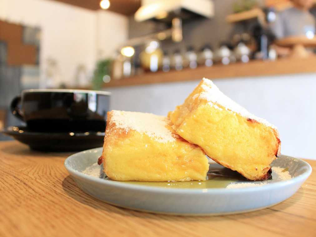 このプルふわは初体験！「NORIZ COFFEE」の曜日限定フレンチトーストのトリコ