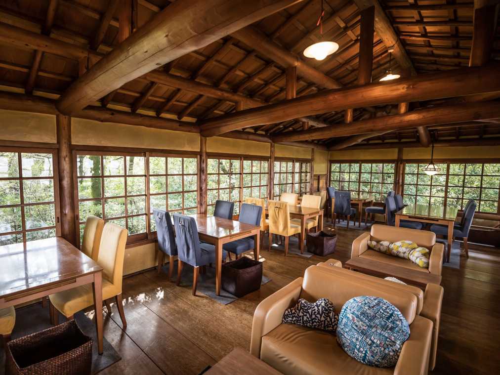 神宿る山、吉田山山頂でしっとり過ごすカフェ時間