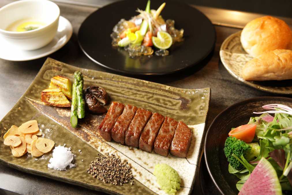 神戸牛サーロイン170g　1万7500円～