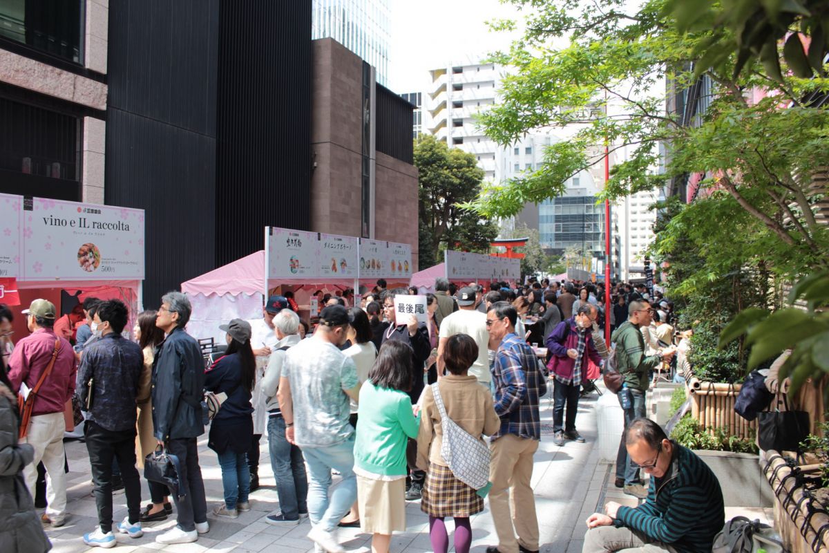 昨年の「ニホンバシ桜屋台」の様子