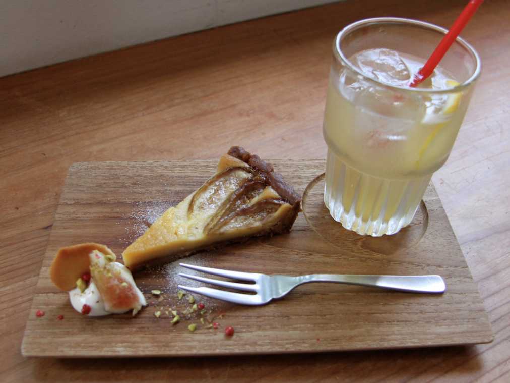 長崎・出島の眺め＋おいしいタルトの隠れ家風リノベカフェ