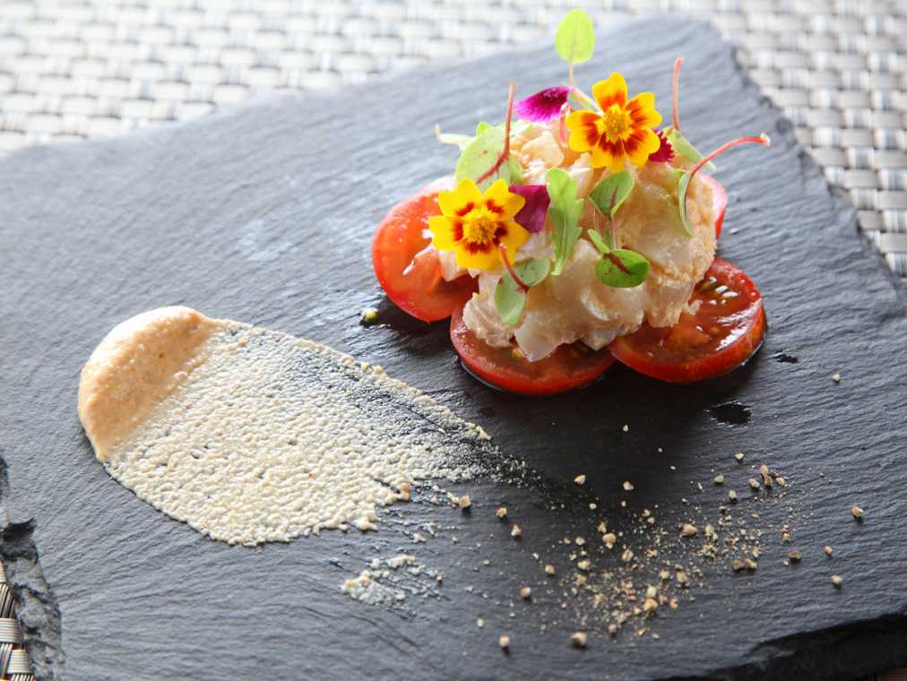 大阪の路地裏で見つけた！シェフ＆パティシエ夫妻がもてなす最強のレストラン