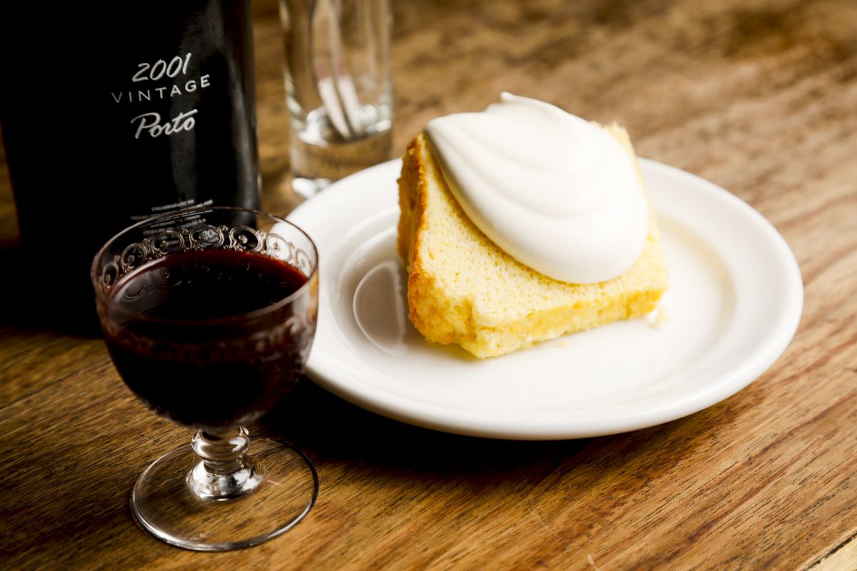 ポートワイン＋シフォンケーキ1500円