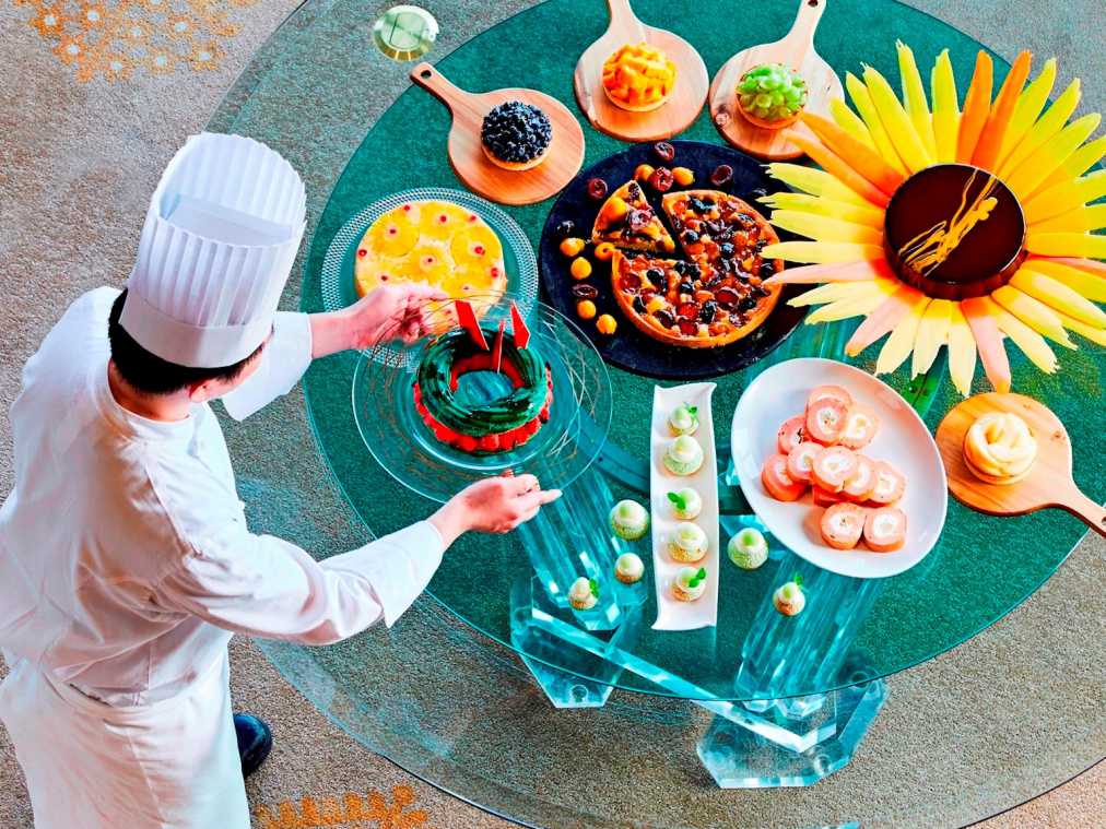 カラフルな夏のフルーツ＆ベジスイーツがよりとりみどり！新スイーツビュッフェ