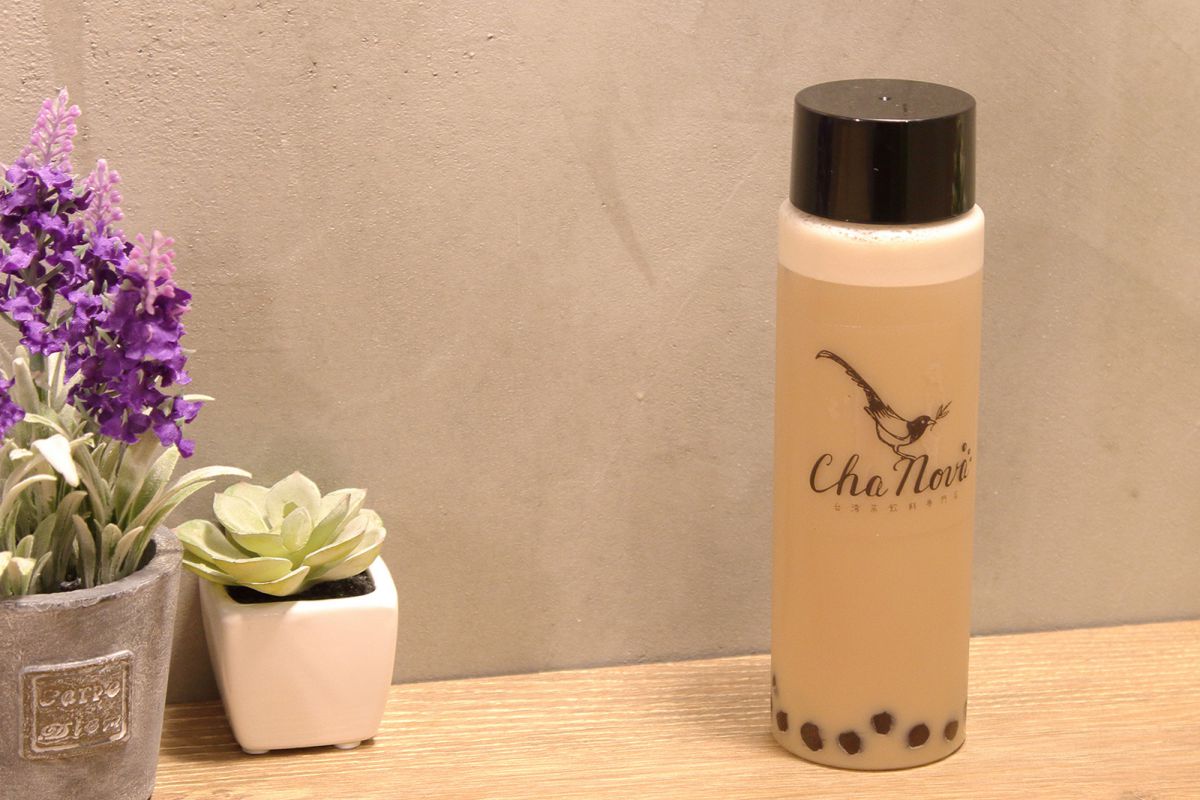 蜂蜜タピオカミルクティー　750円（テイクアウト用ボトル付き）