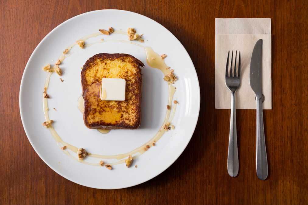 自家製ブリオッシュのフレンチトースト ～東毛酪農のバターと三鷹・武蔵野産ハチミツ～ 918円