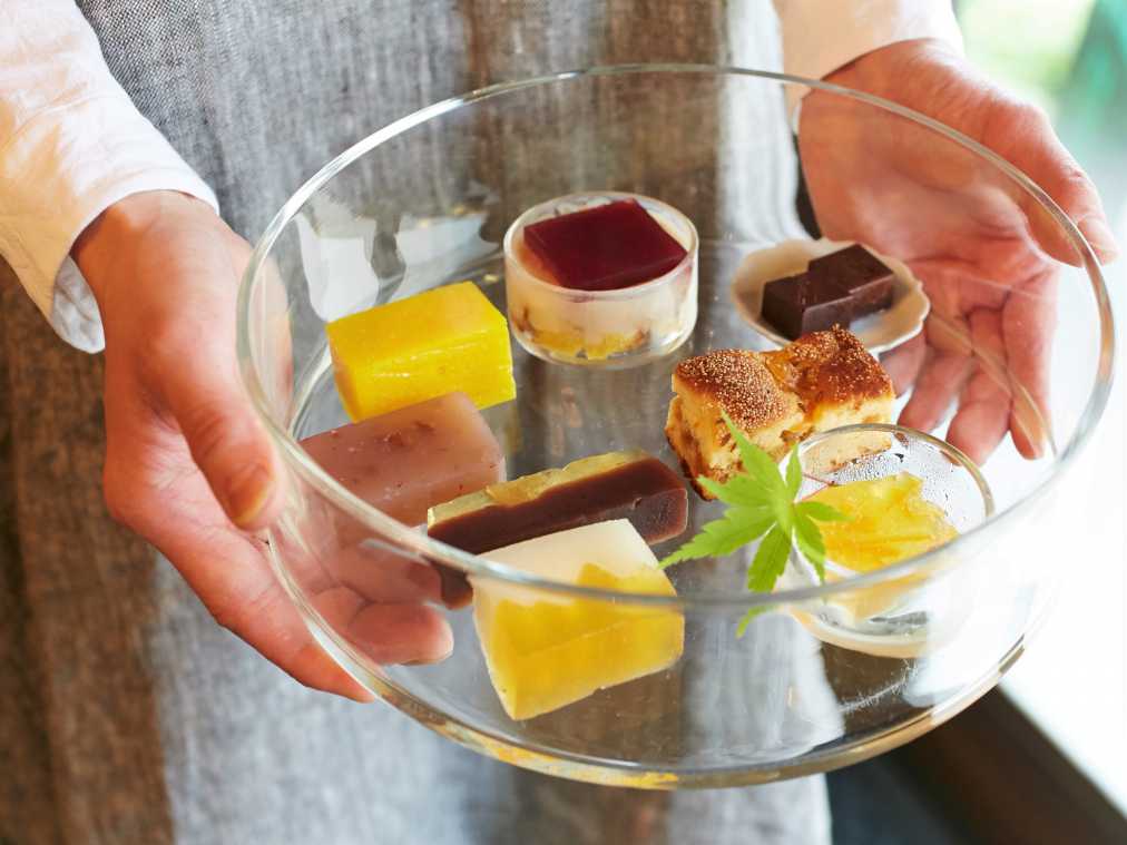 お茶うけ「二十四節気セット」500円 ※約10種から一種セレクト