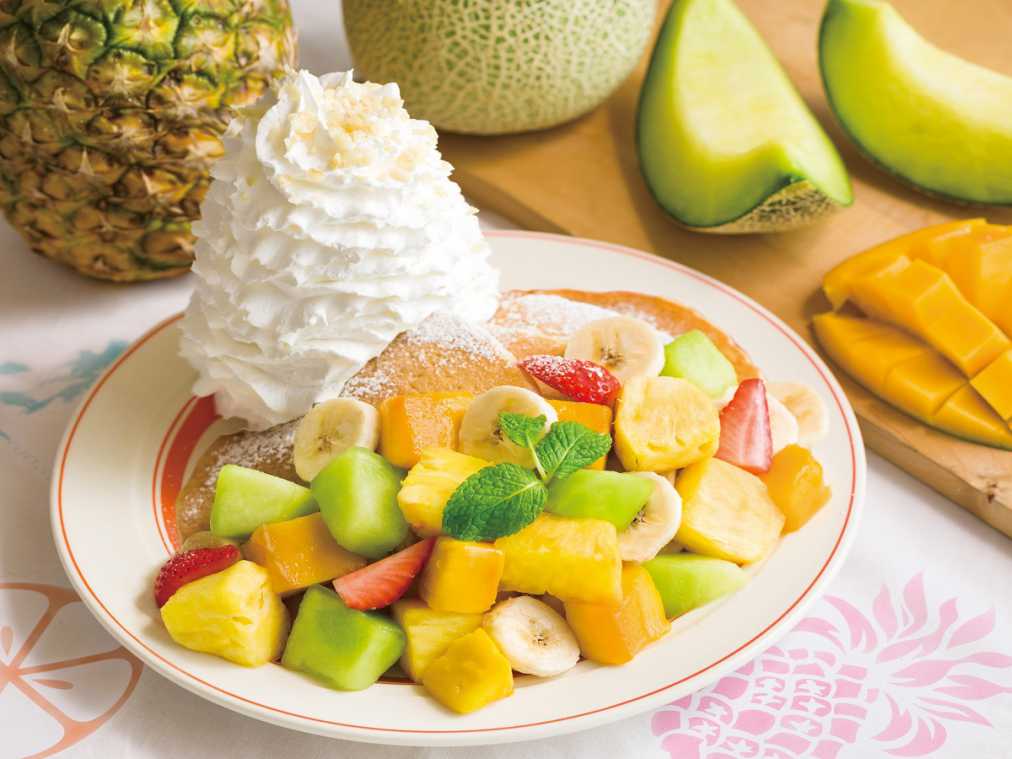 スパイシーメニューも登場！エッグスンの8月限定メニューはハワイ感満載