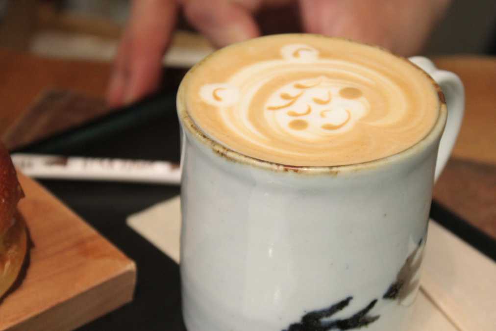 カフェラテ　702円